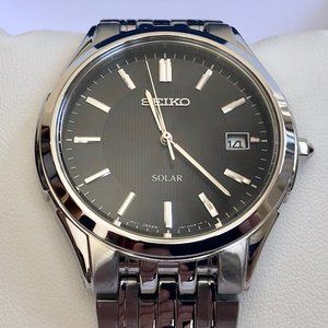 Rare Unworn Seiko Solar with New Movement SNE127